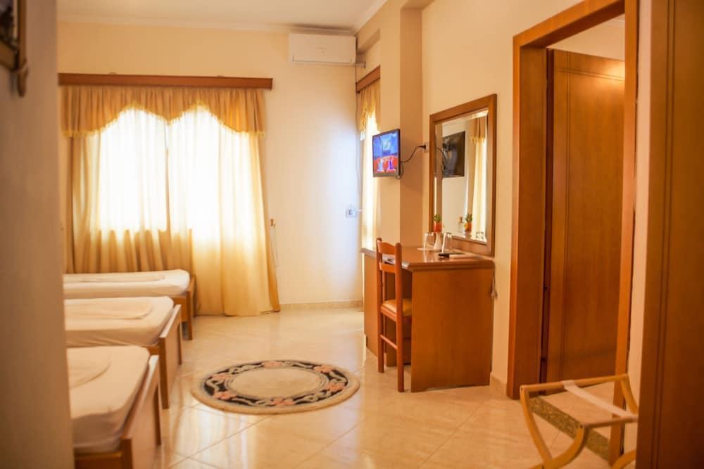 Bahamas Hotel Sarandë