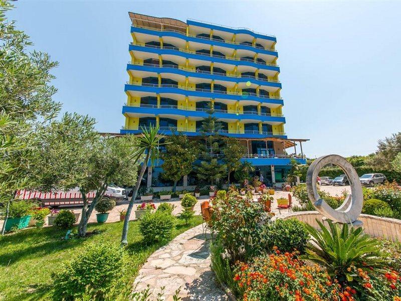 Bahamas 4* Sarandë