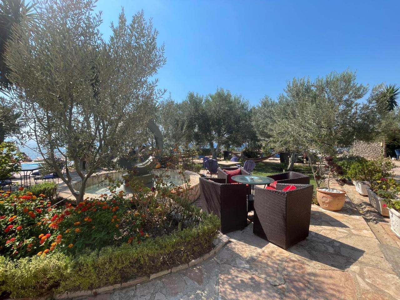 Bahamas 4* Sarandë