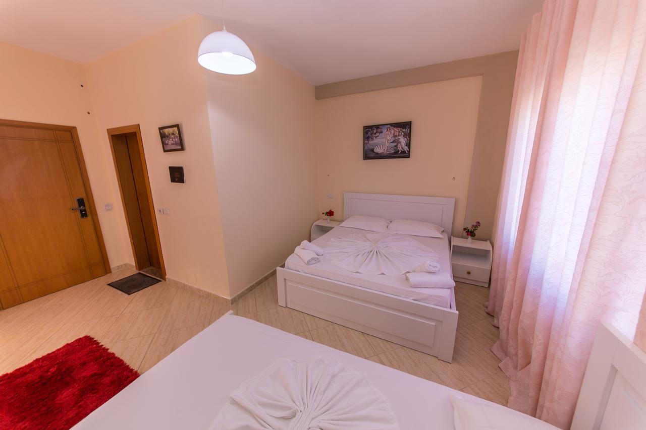 Bahamas Sarandë