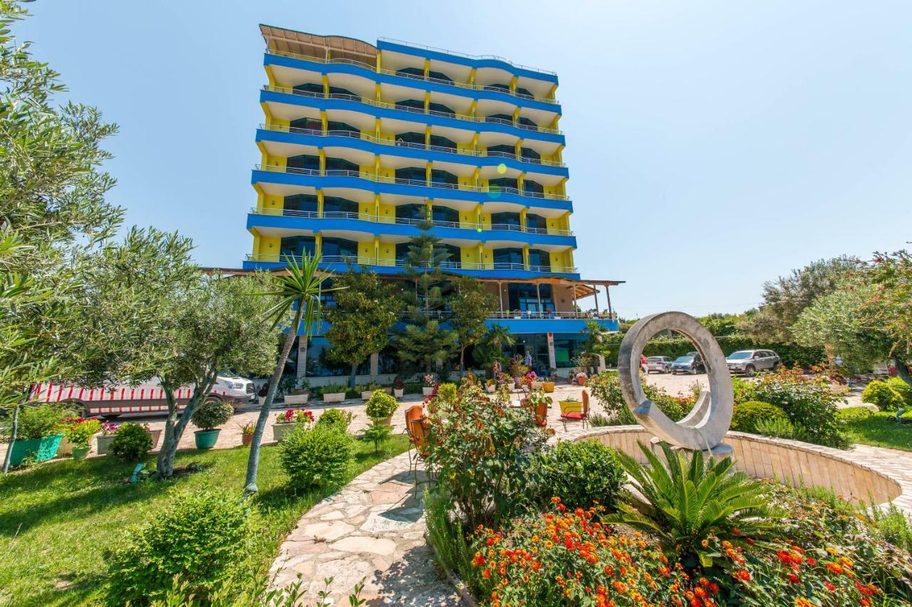 Bahamas 4* Sarandë