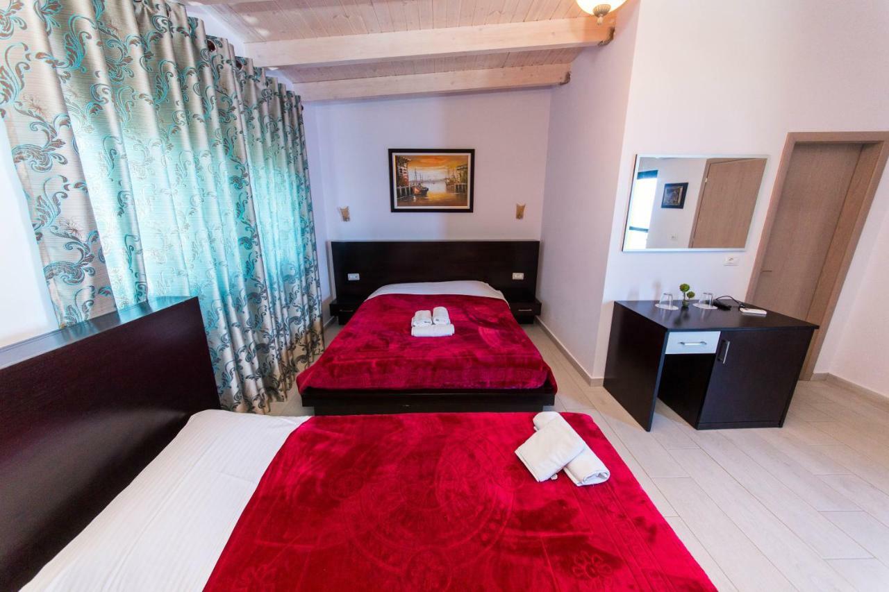 Bahamas 4* Sarandë