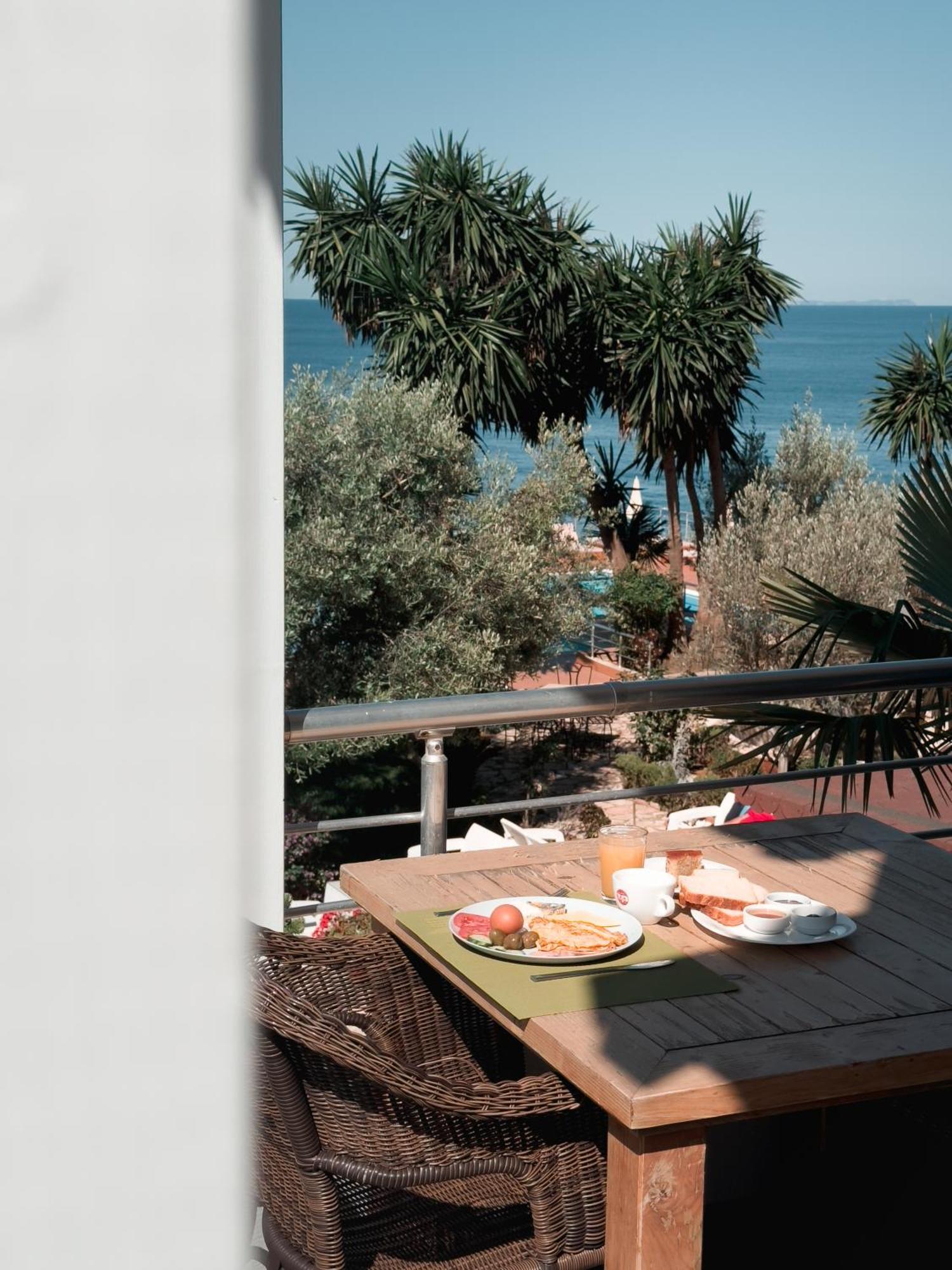 Bahamas 4* Sarandë